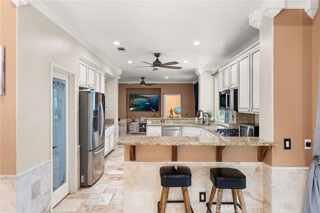 18936 Summerleaf Lane, Riverside, CA 92504