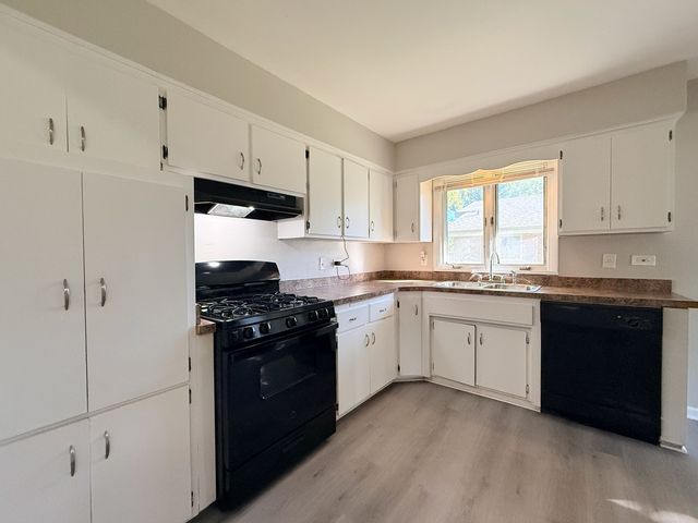 15231 Hastings Drive, Dolton, IL 60419