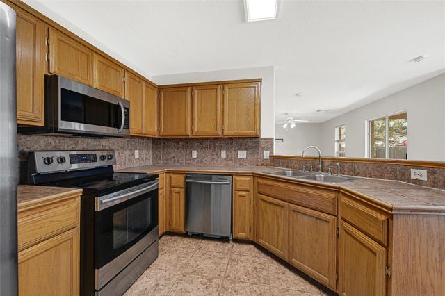 1630 Trail Oaks Court, Houston, TX 77339