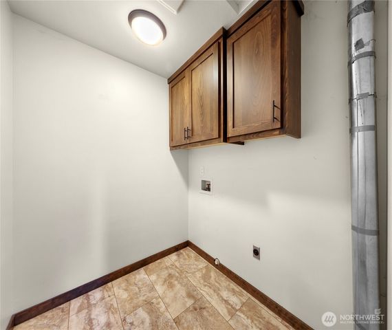 3192 Santa Fe Court, Camano Island, WA 98282