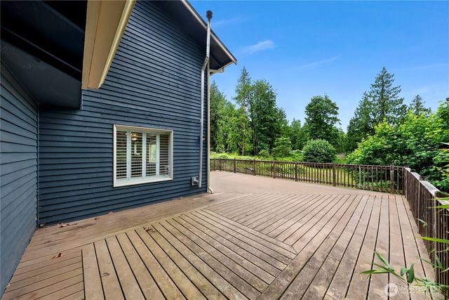 3192 Santa Fe Court, Camano Island, WA 98282