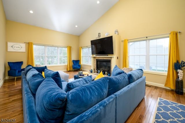 32 Pleasant Plains Rd, Franklin Twp., NJ 08823