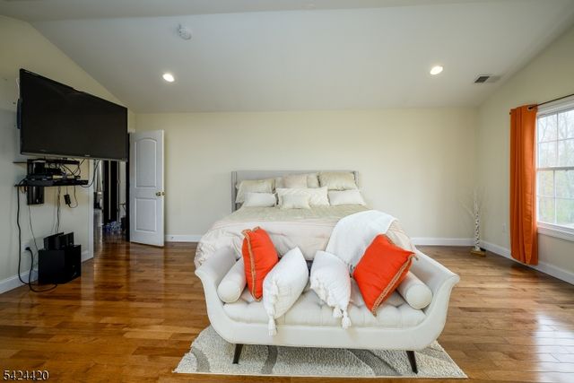 32 Pleasant Plains Rd, Franklin Twp., NJ 08823