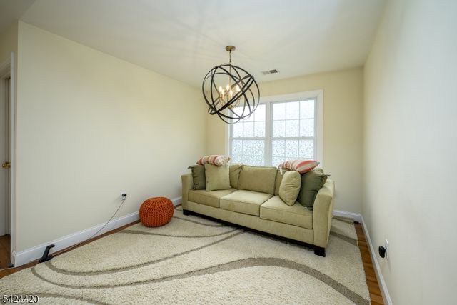 32 Pleasant Plains Rd, Franklin Twp., NJ 08823