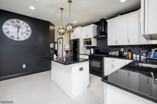 32 Pleasant Plains Rd, Franklin Twp., NJ 08823