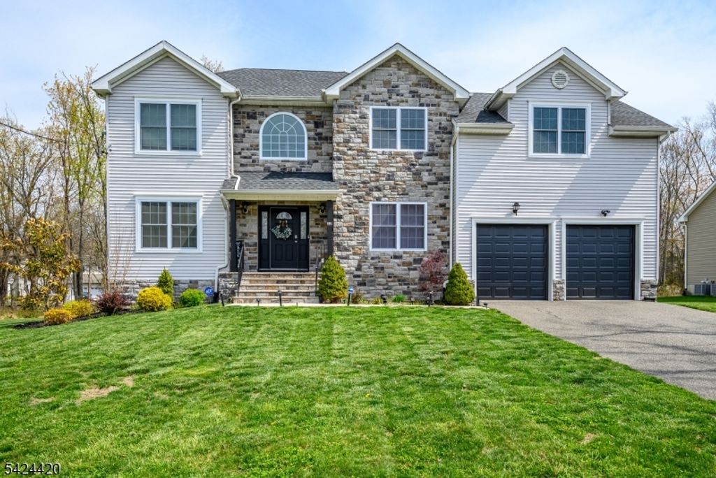 32 Pleasant Plains Rd, Franklin Twp., NJ 08823