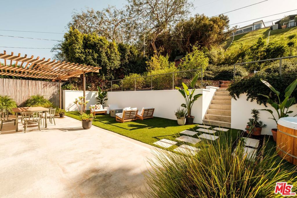 5732 Brushton Street, Los Angeles, CA 90008 — photo 2