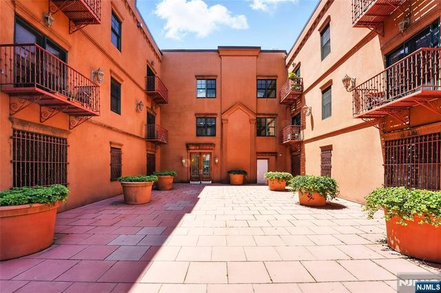 85 Broadway 1E, Jersey City, NJ 07306