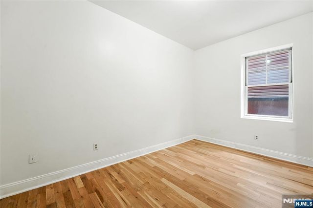 85 Broadway 1E, Jersey City, NJ 07306