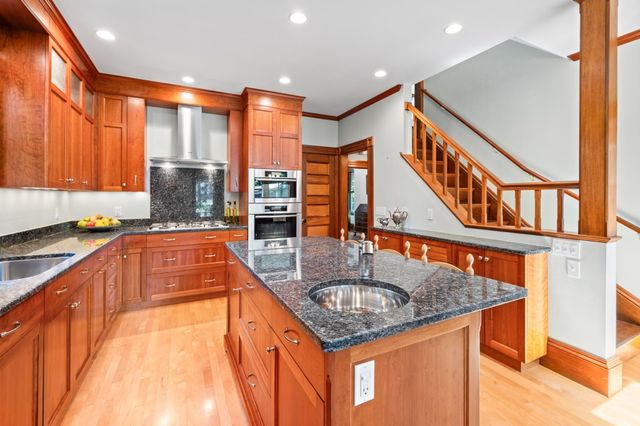 8 Cypress Rd, Wellesley, MA 02481