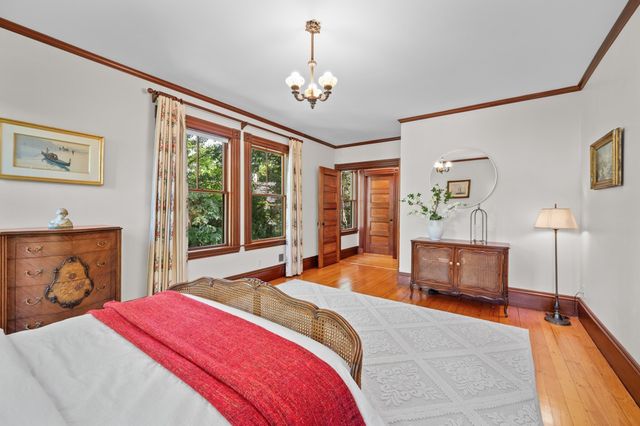 8 Cypress Rd, Wellesley, MA 02481
