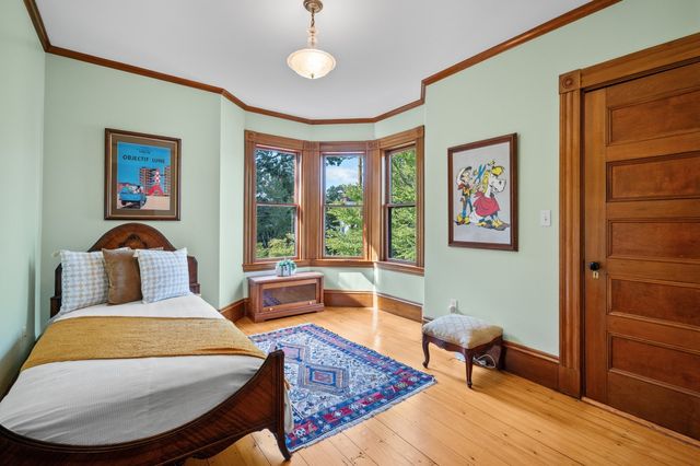 8 Cypress Rd, Wellesley, MA 02481