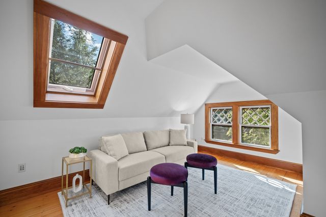 8 Cypress Rd, Wellesley, MA 02481
