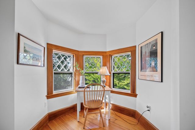 8 Cypress Rd, Wellesley, MA 02481