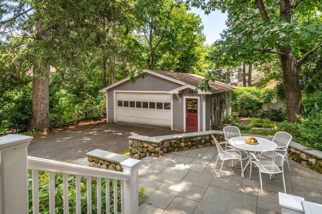 8 Cypress Rd, Wellesley, MA 02481