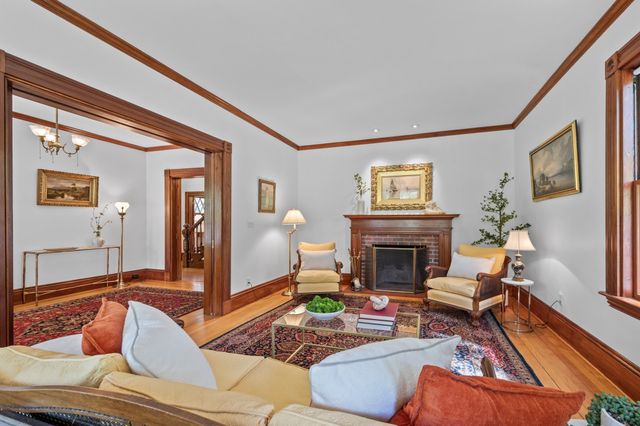 8 Cypress Rd, Wellesley, MA 02481