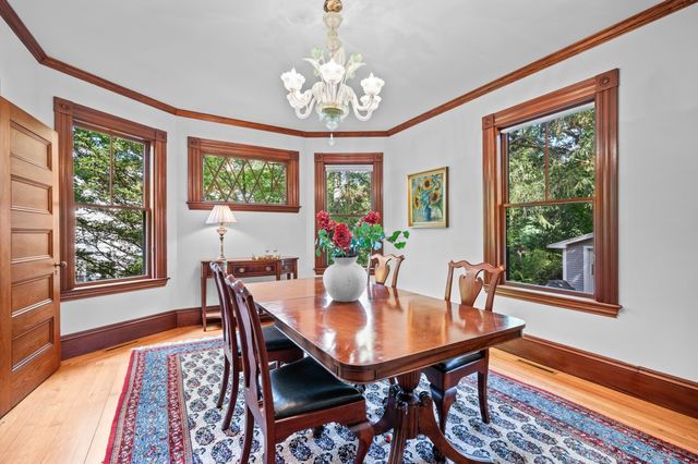 8 Cypress Rd, Wellesley, MA 02481