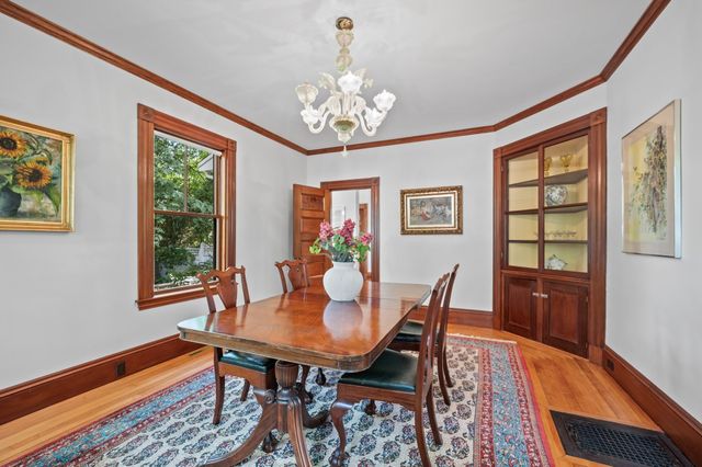 8 Cypress Rd, Wellesley, MA 02481