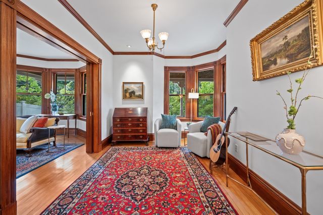 8 Cypress Rd, Wellesley, MA 02481