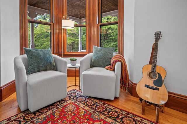 8 Cypress Rd, Wellesley, MA 02481