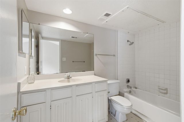2120 Wilcrest Drive 108, Houston, TX 77042