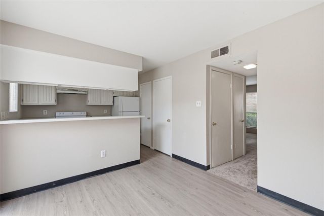 2120 Wilcrest Drive 108, Houston, TX 77042