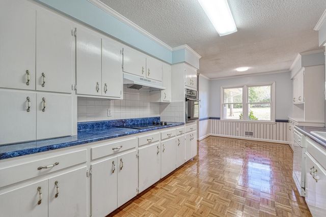 121 Cheek Road, Spartanburg, SC 29303