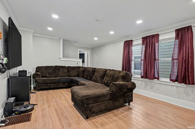 1120 E Ewing Avenue, South Bend, IN 46613