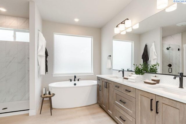 5705 Flathead Ave., Pasco, WA 99301