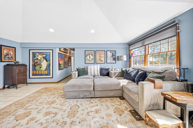 13 Mulcahy Lane, Billerica, MA 01821