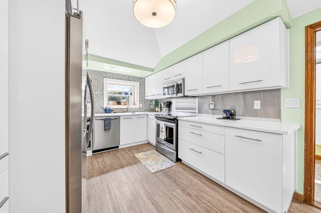 13 Mulcahy Lane, Billerica, MA 01821