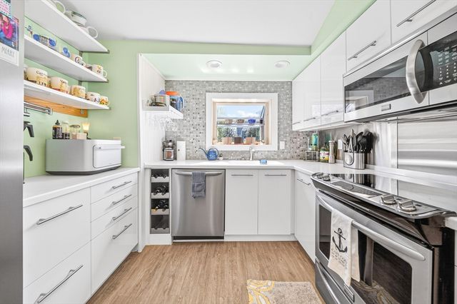 13 Mulcahy Lane, Billerica, MA 01821