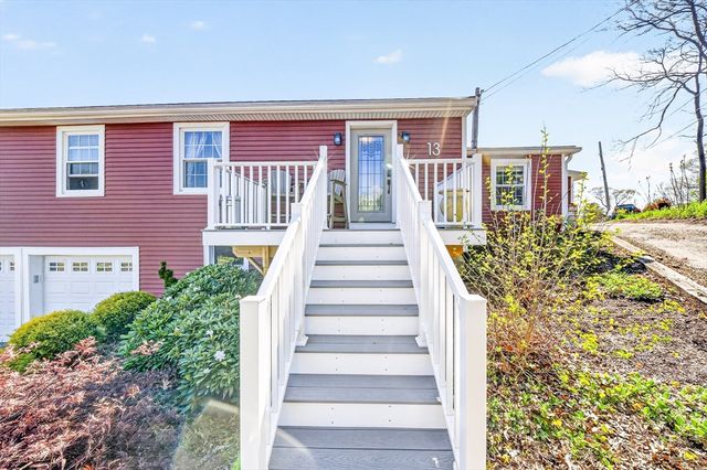 13 Mulcahy Lane, Billerica, MA 01821