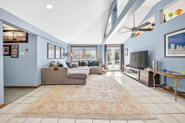 13 Mulcahy Lane, Billerica, MA 01821