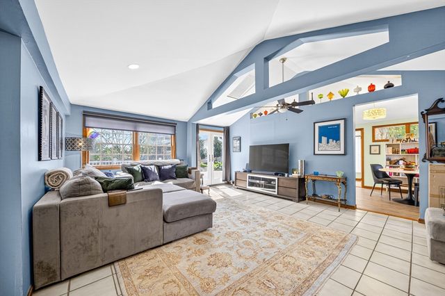 13 Mulcahy Lane, Billerica, MA 01821