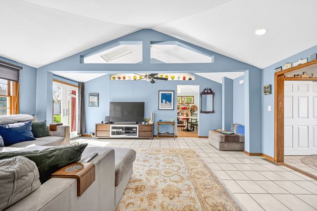 13 Mulcahy Lane, Billerica, MA 01821