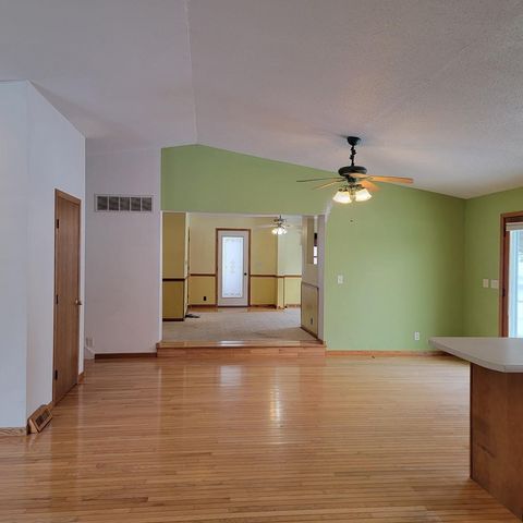 1557 Old Lancaster Road, Platteville, WI 53818