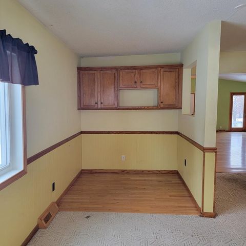 1557 Old Lancaster Road, Platteville, WI 53818