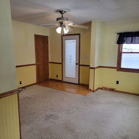 1557 Old Lancaster Road, Platteville, WI 53818