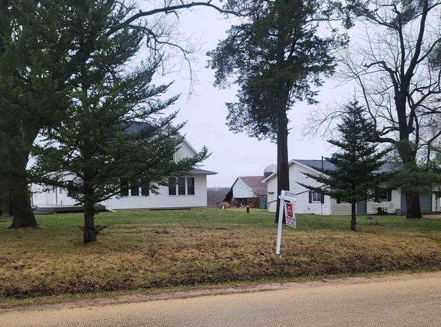 1557 Old Lancaster Road, Platteville, WI 53818