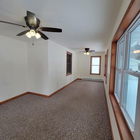 1557 Old Lancaster Road, Platteville, WI 53818