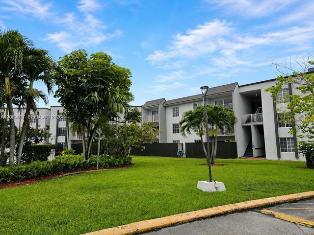 5201 Geneva Way 202, Doral, FL 33166