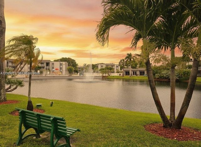 5201 Geneva Way 202, Doral, FL 33166