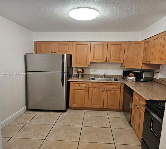 5201 Geneva Way 202, Doral, FL 33166