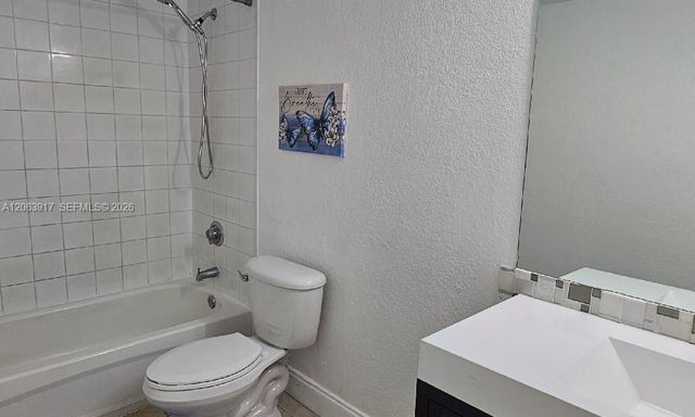 5201 Geneva Way 202, Doral, FL 33166