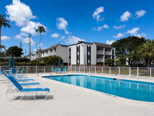 5201 Geneva Way 202, Doral, FL 33166