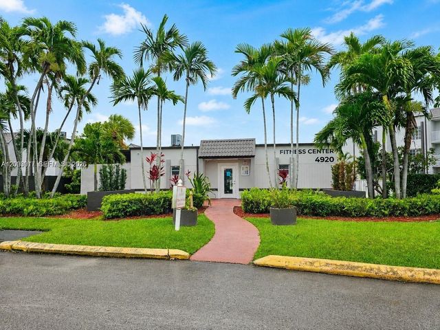 5201 Geneva Way 202, Doral, FL 33166