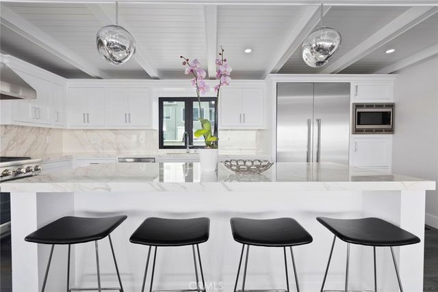 511 Bayview Drive, Manhattan Beach, CA 90266