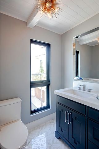 511 Bayview Drive, Manhattan Beach, CA 90266