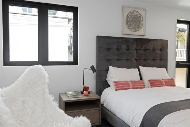 511 Bayview Drive, Manhattan Beach, CA 90266